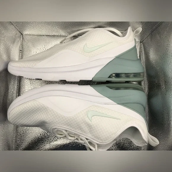 Nike Women's White and Green Air Max - Picture 1 of 4